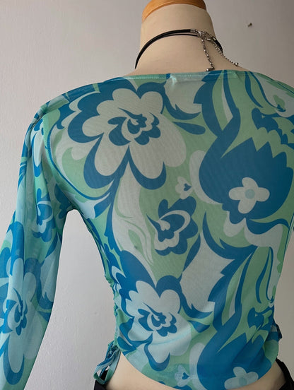 Adorable summer long-sleeved top