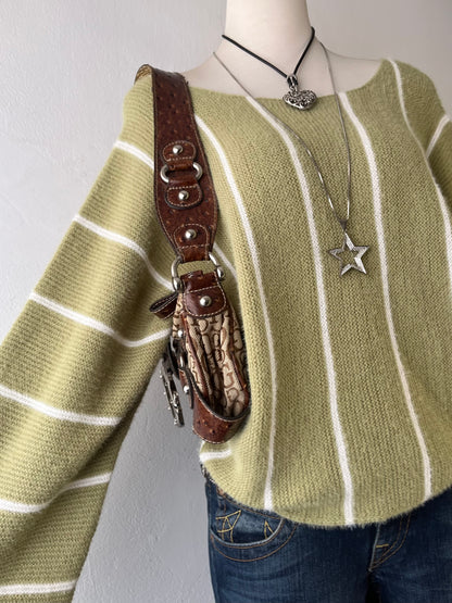 Oversized sweater with wide sleeves