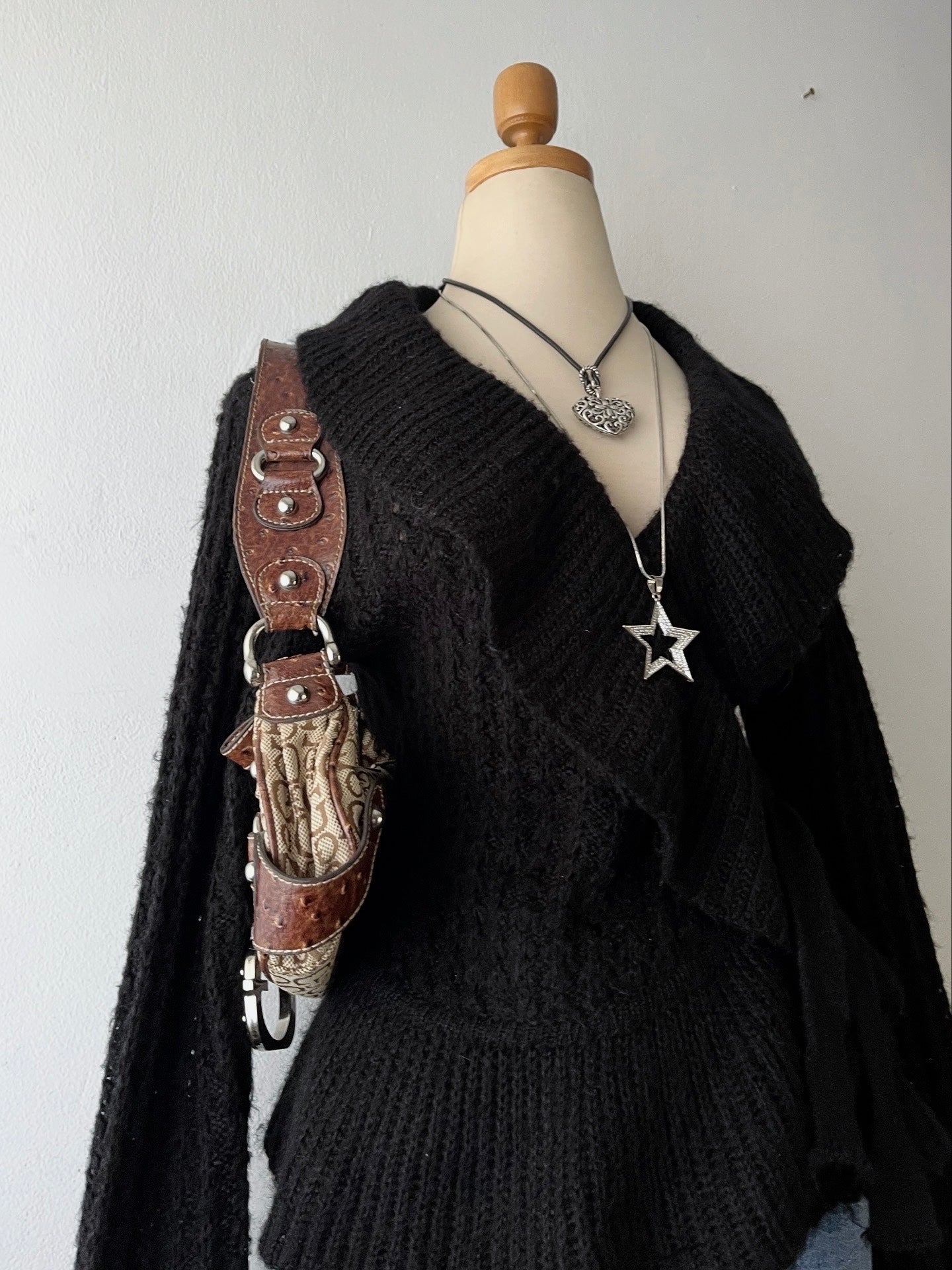 Wool cardigan with bow and flared sleeves