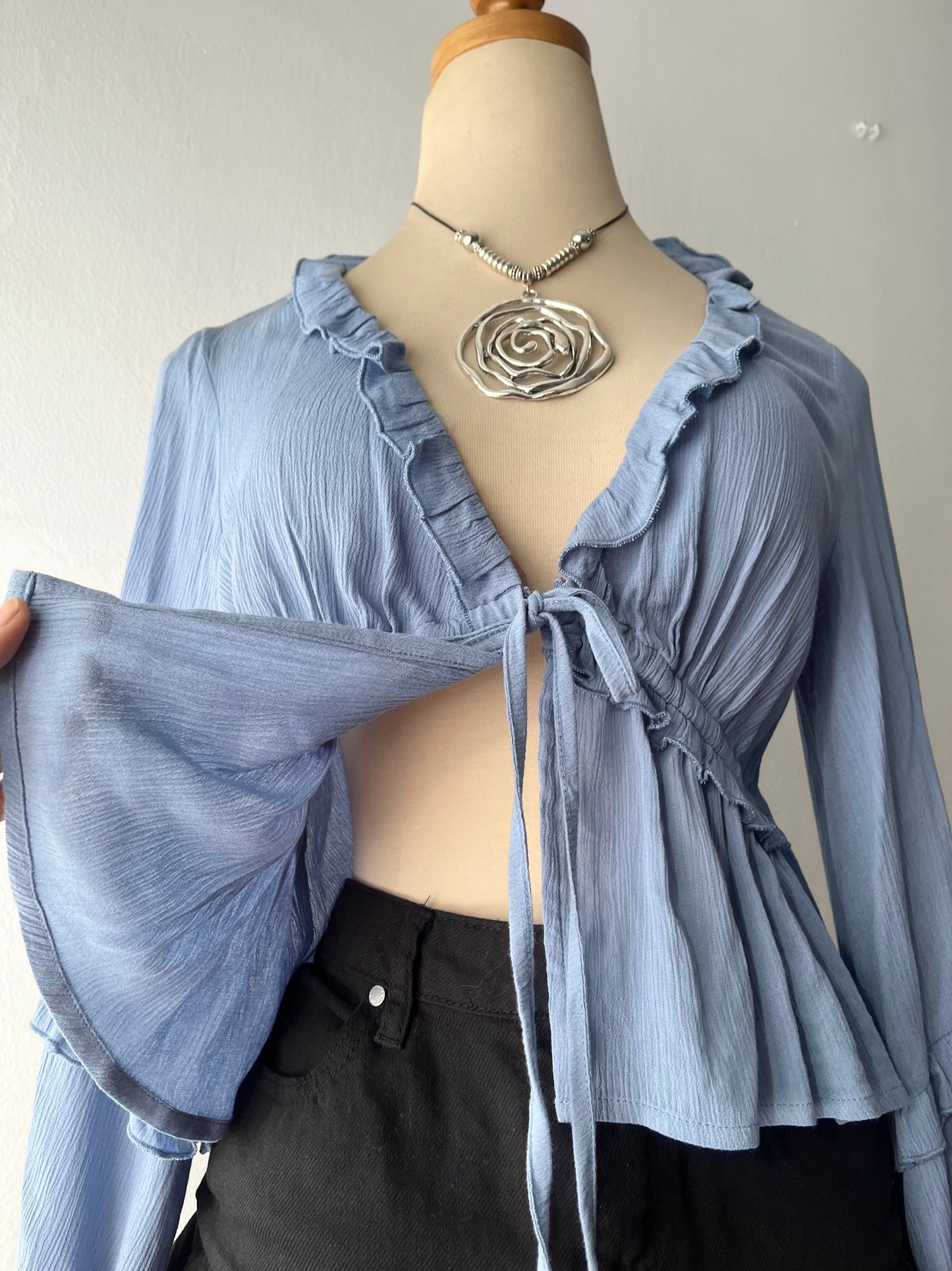 Boho chic blouse with wide sleeves