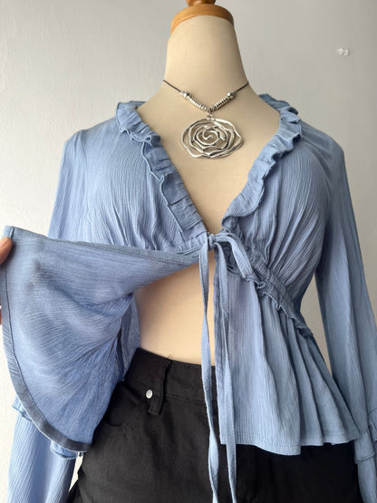 Boho chic blouse with wide sleeves