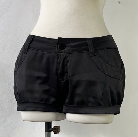Mini shorts negro de seda satín - size M