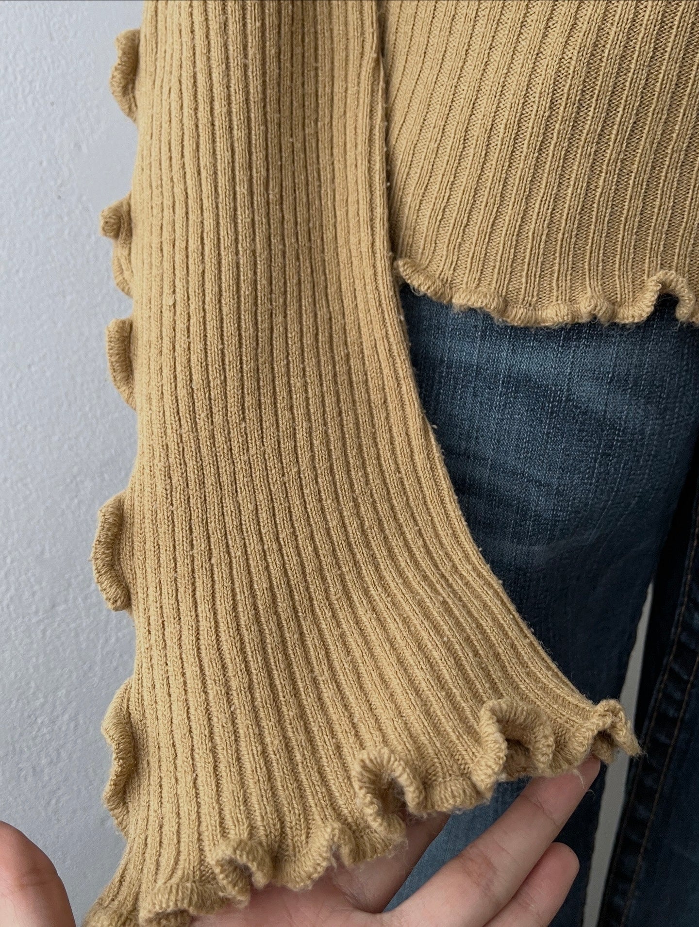 Wide-sleeved sweater