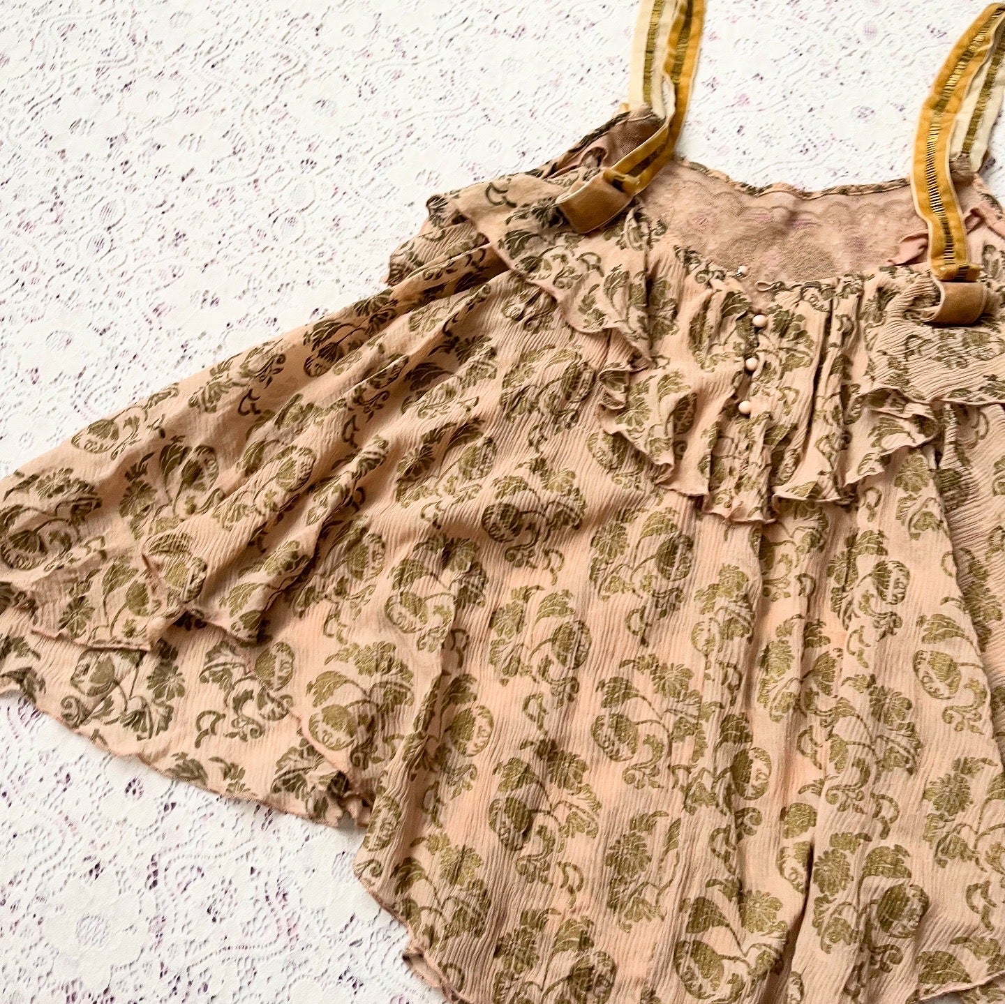 Adorable coquette top