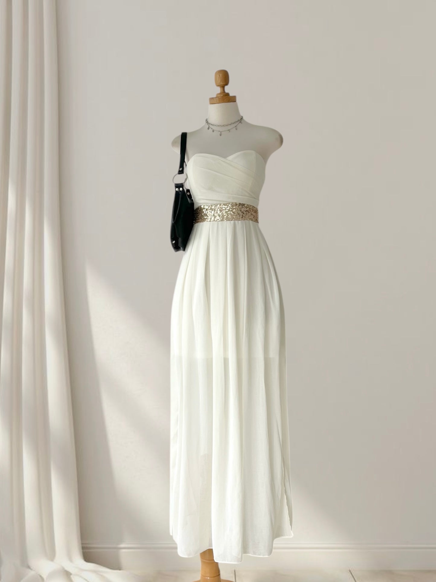 White strapless dress