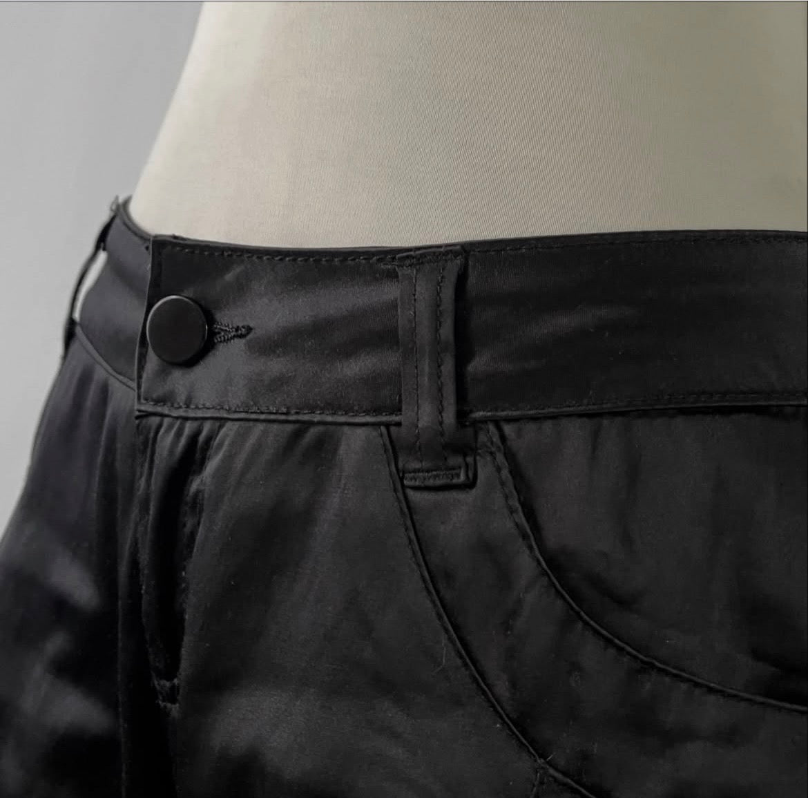 Mini shorts negro de seda satín - size M