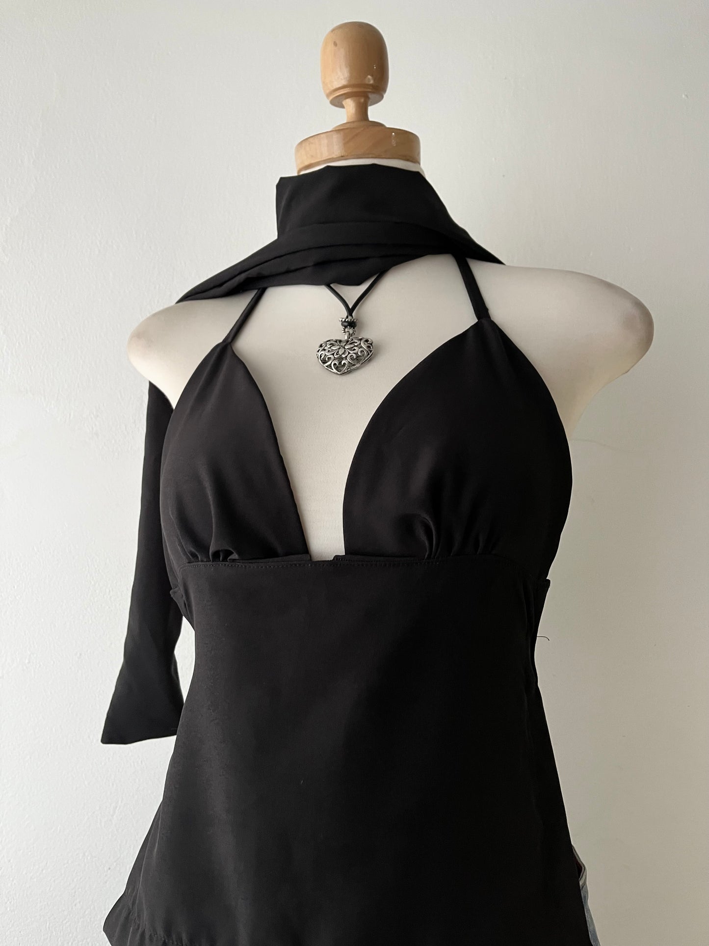 Adorable black top + scarf