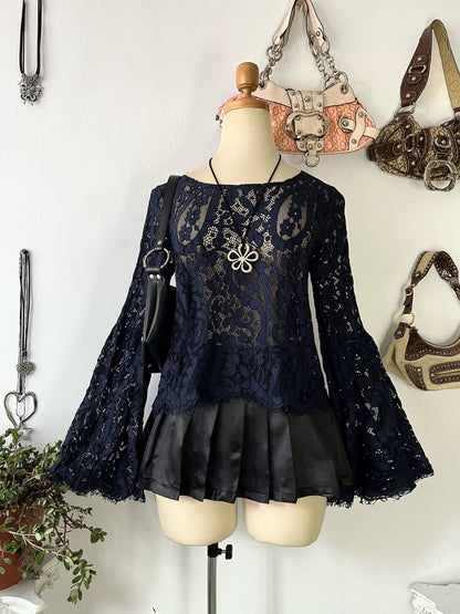 Mesh top with wide sleeves