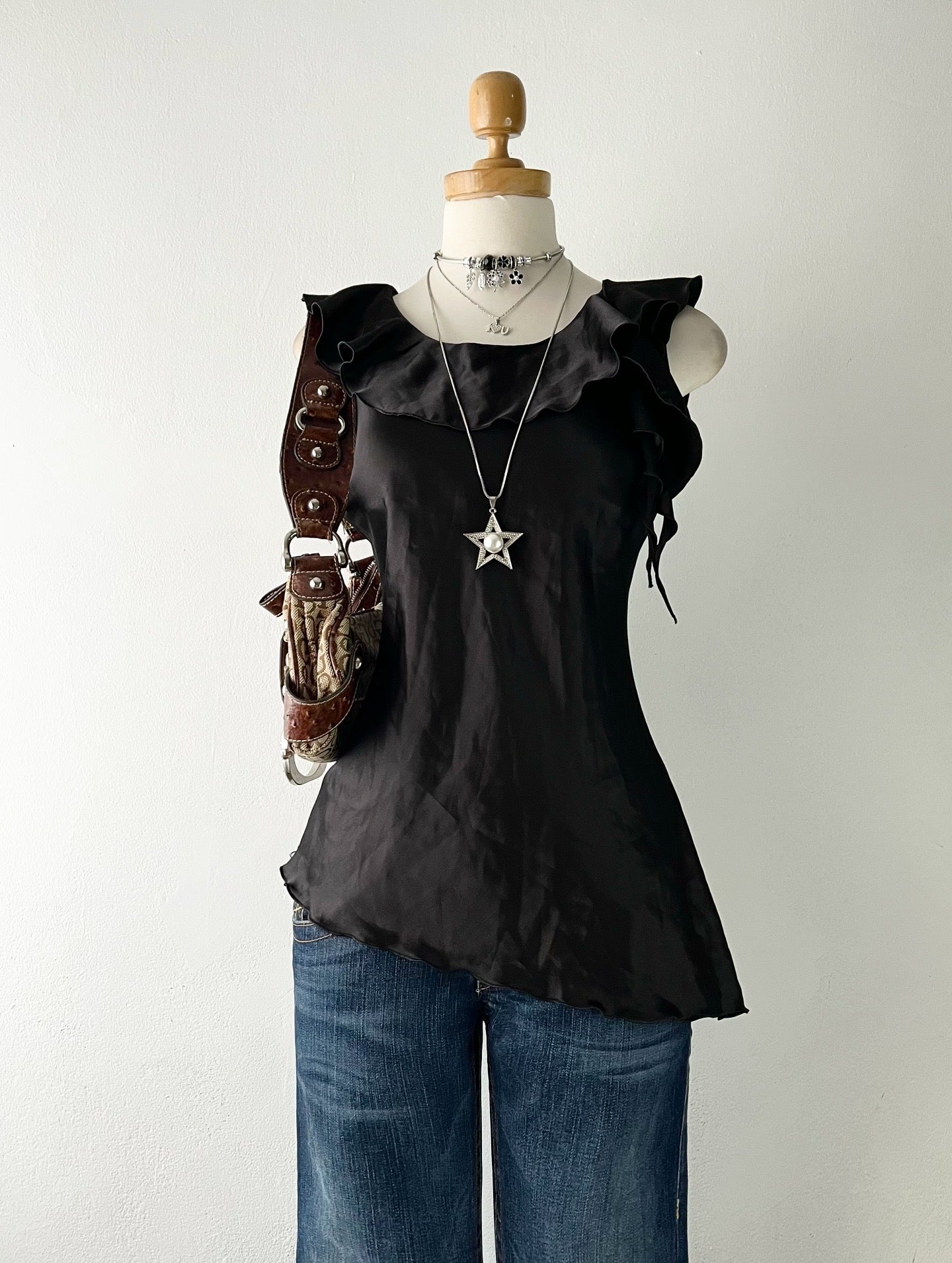 Adorable asymmetrical top