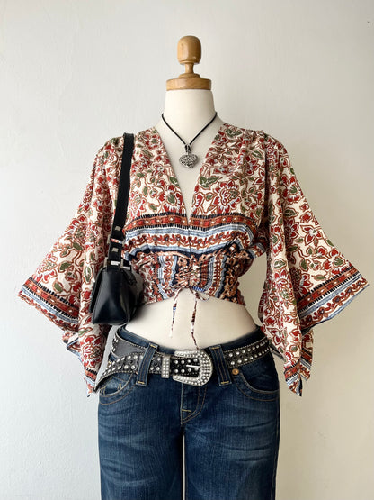 Boho chic top with wide sleeves