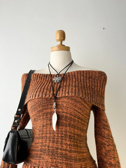 Off shoulder knitted sweater with bow