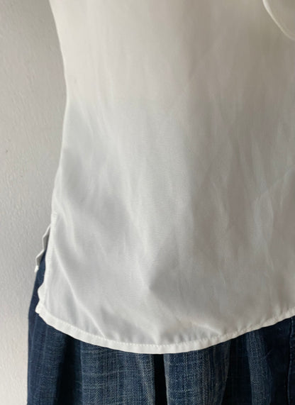 Adorable blouse with bow