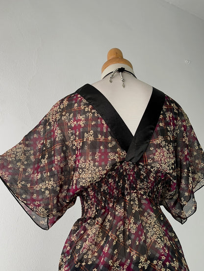 Floral blouse with wide sleeves