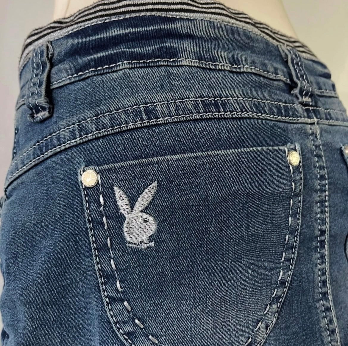 Play boy jean mini skirt- talla 30