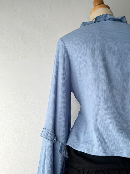 Boho chic blouse with wide sleeves