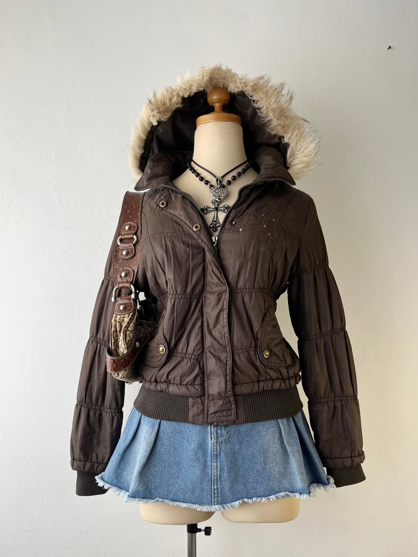 Padded jacket with removable hood