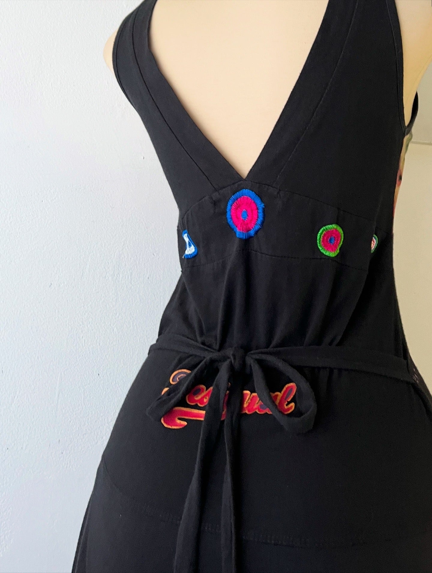 Adorable bohemian dress with a back bow