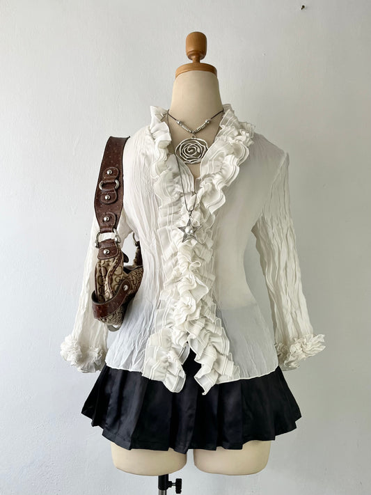 Adorable coquette blouse