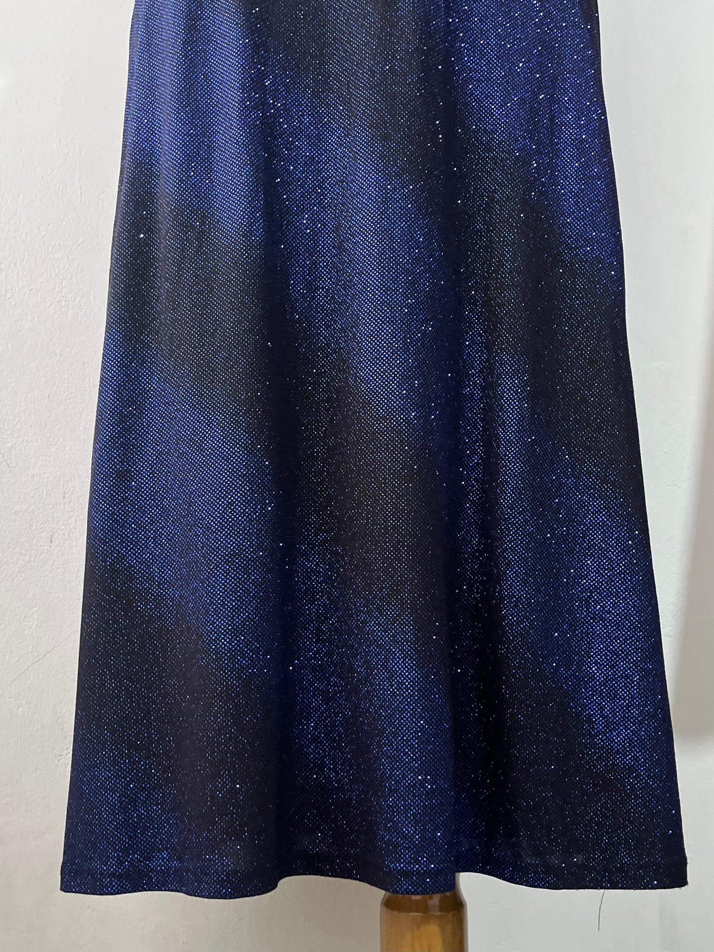 Long noir and blue glitter dress with back bow