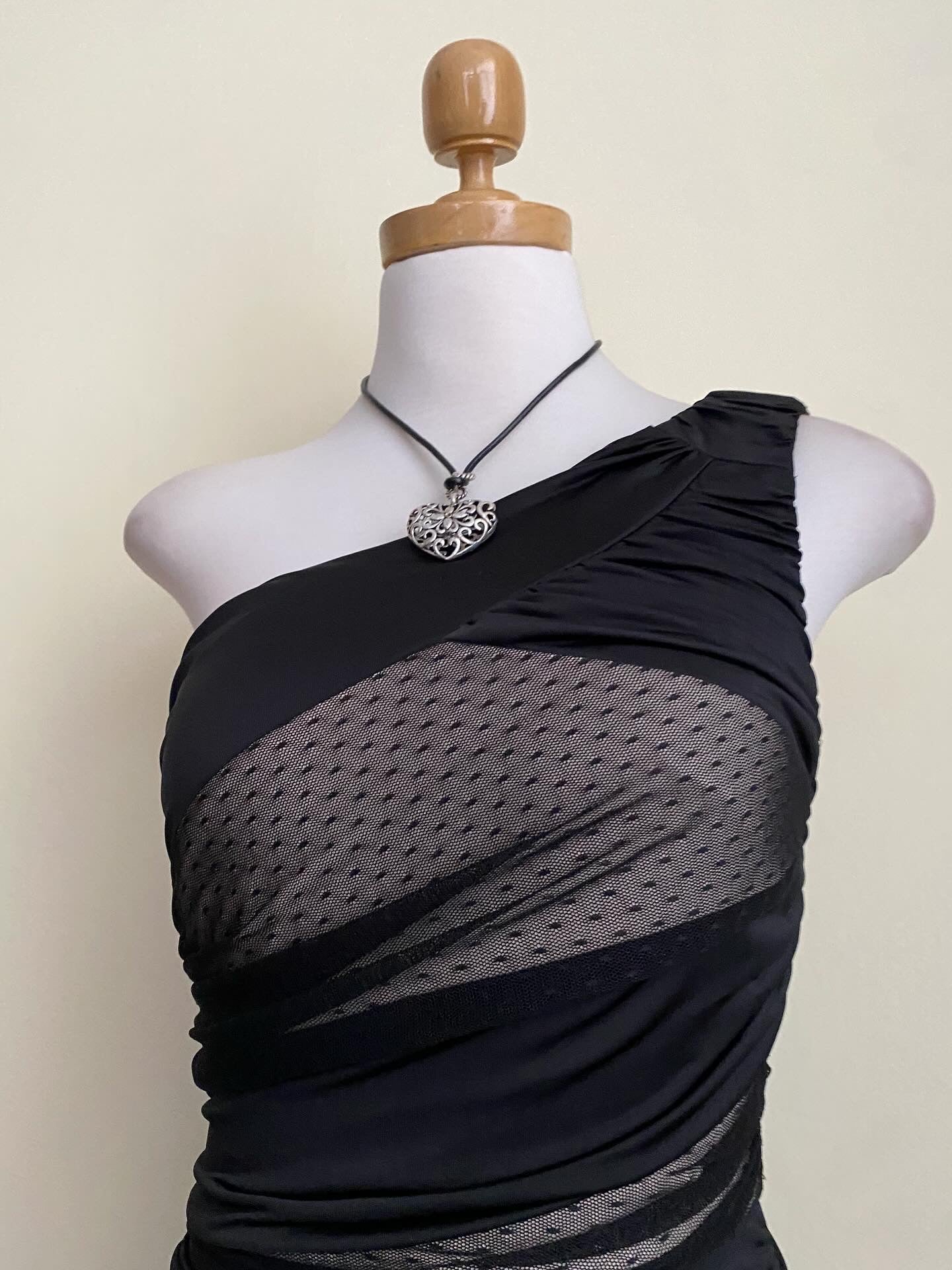 One-shoulder gothic dress