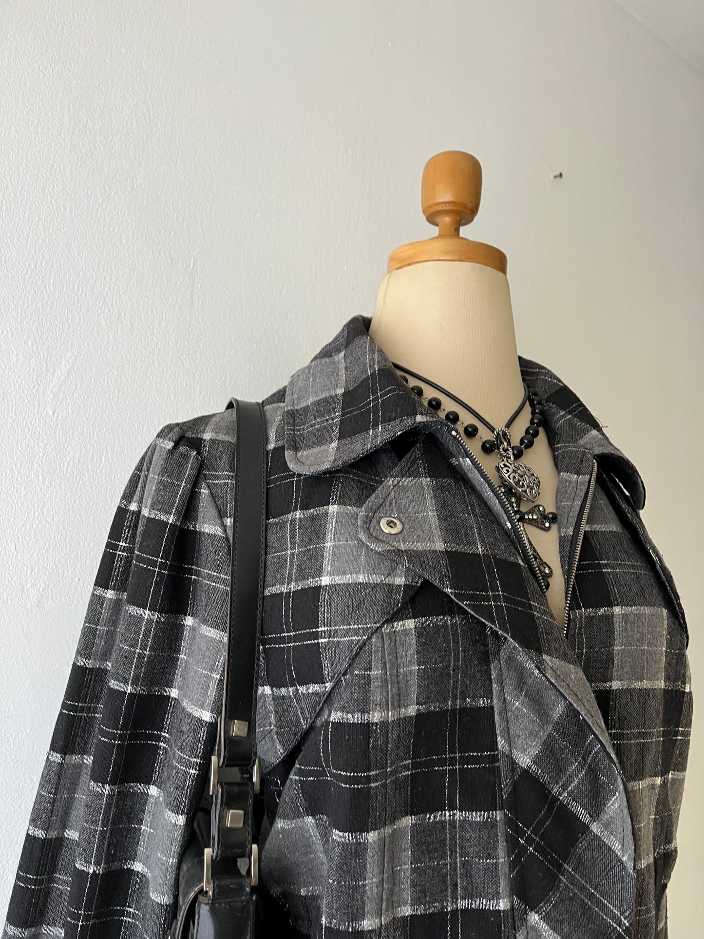 Plaid jacket tied at the waist