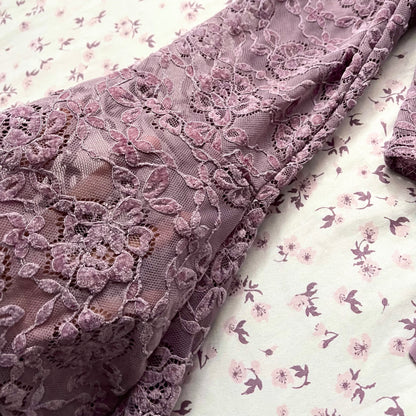 Corset top at the waist with flared sleeves