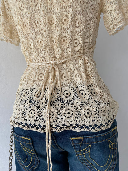 Knitted macrame top with back bow