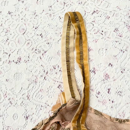 Adorable coquette top