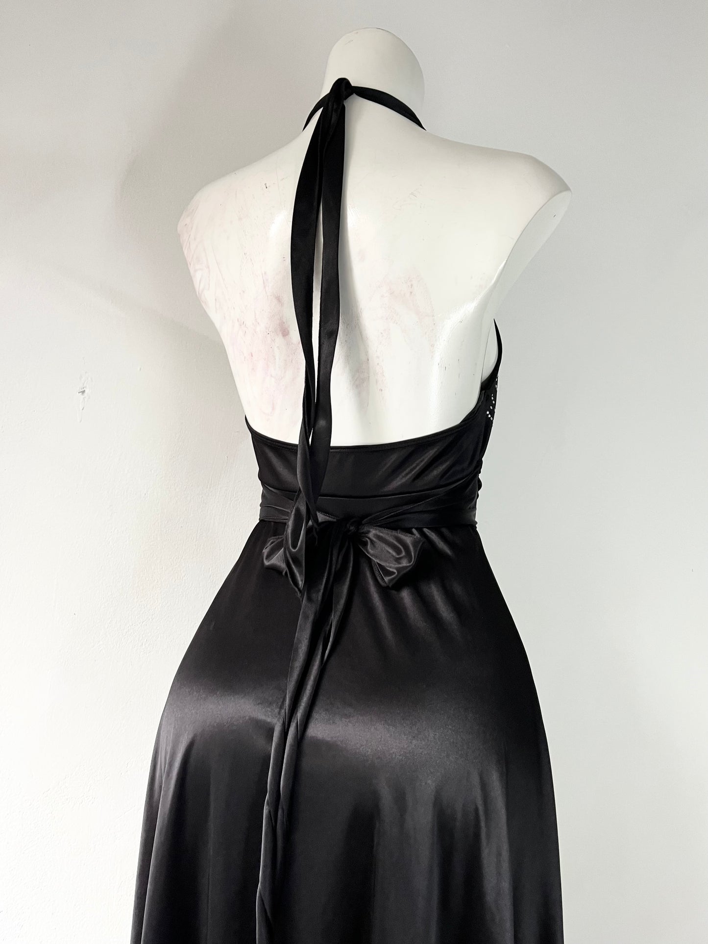 Noir halter dress with adjustable back bow