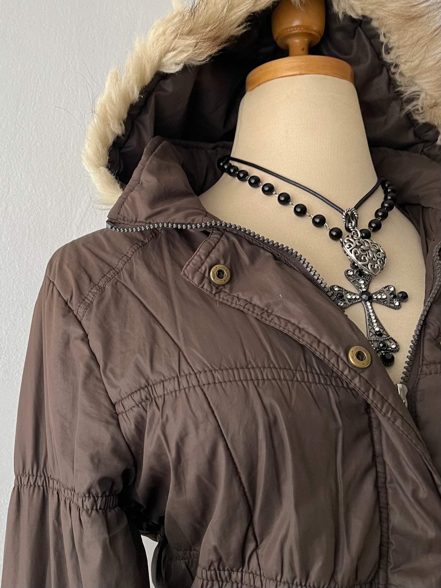 Padded jacket with removable hood