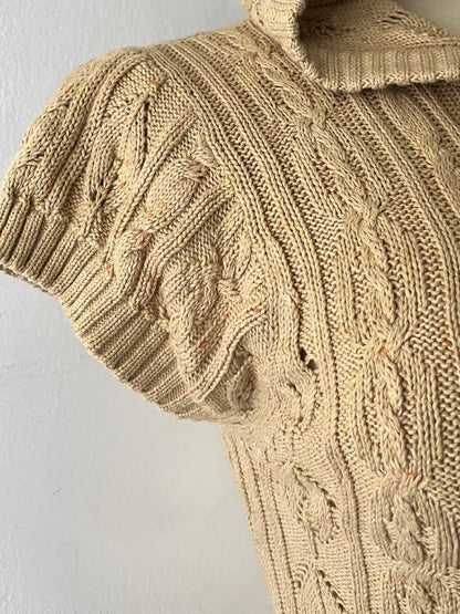 Knitted cardigan with hood