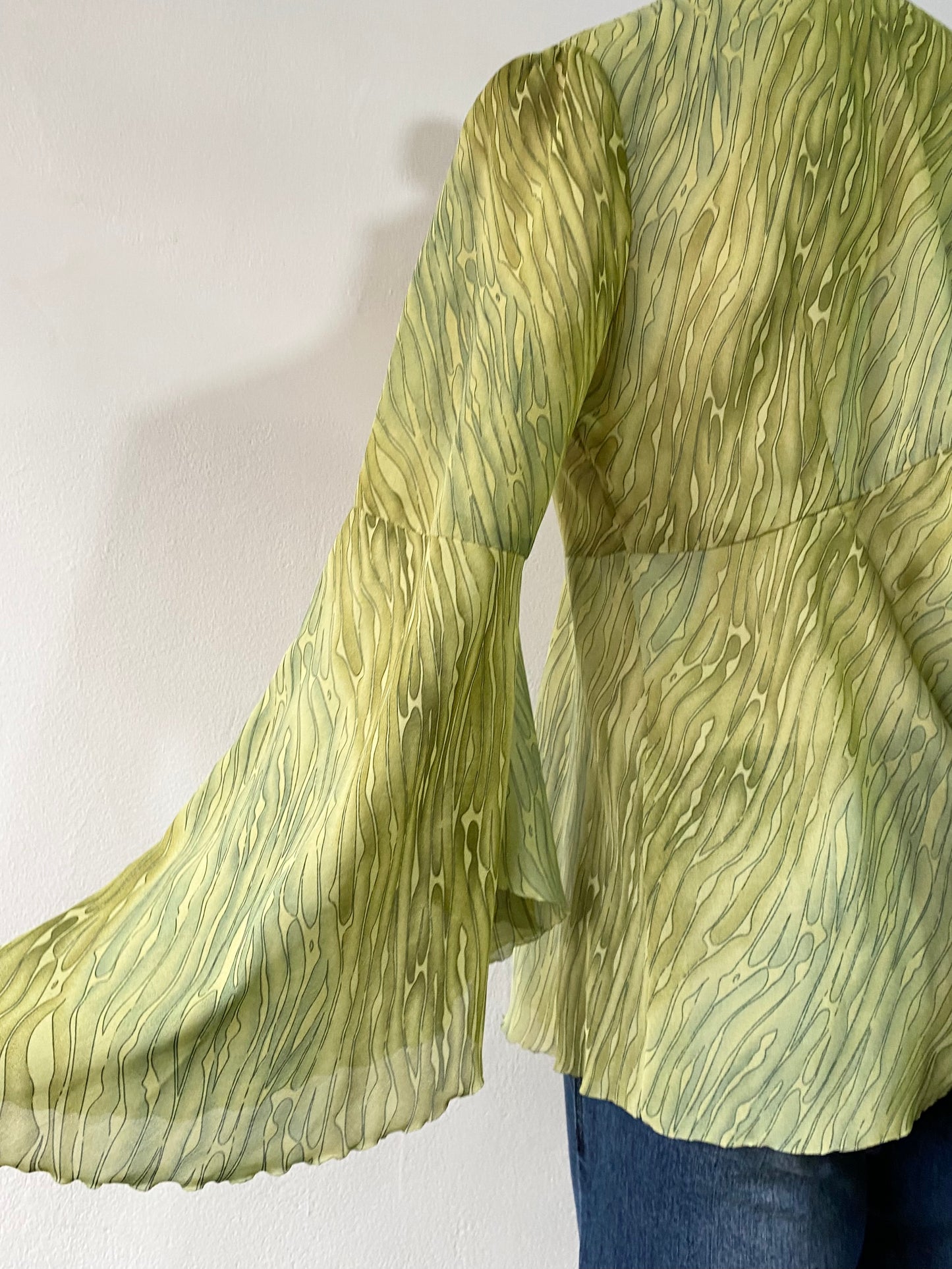 Adorable boho green top