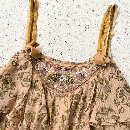 Adorable coquette top