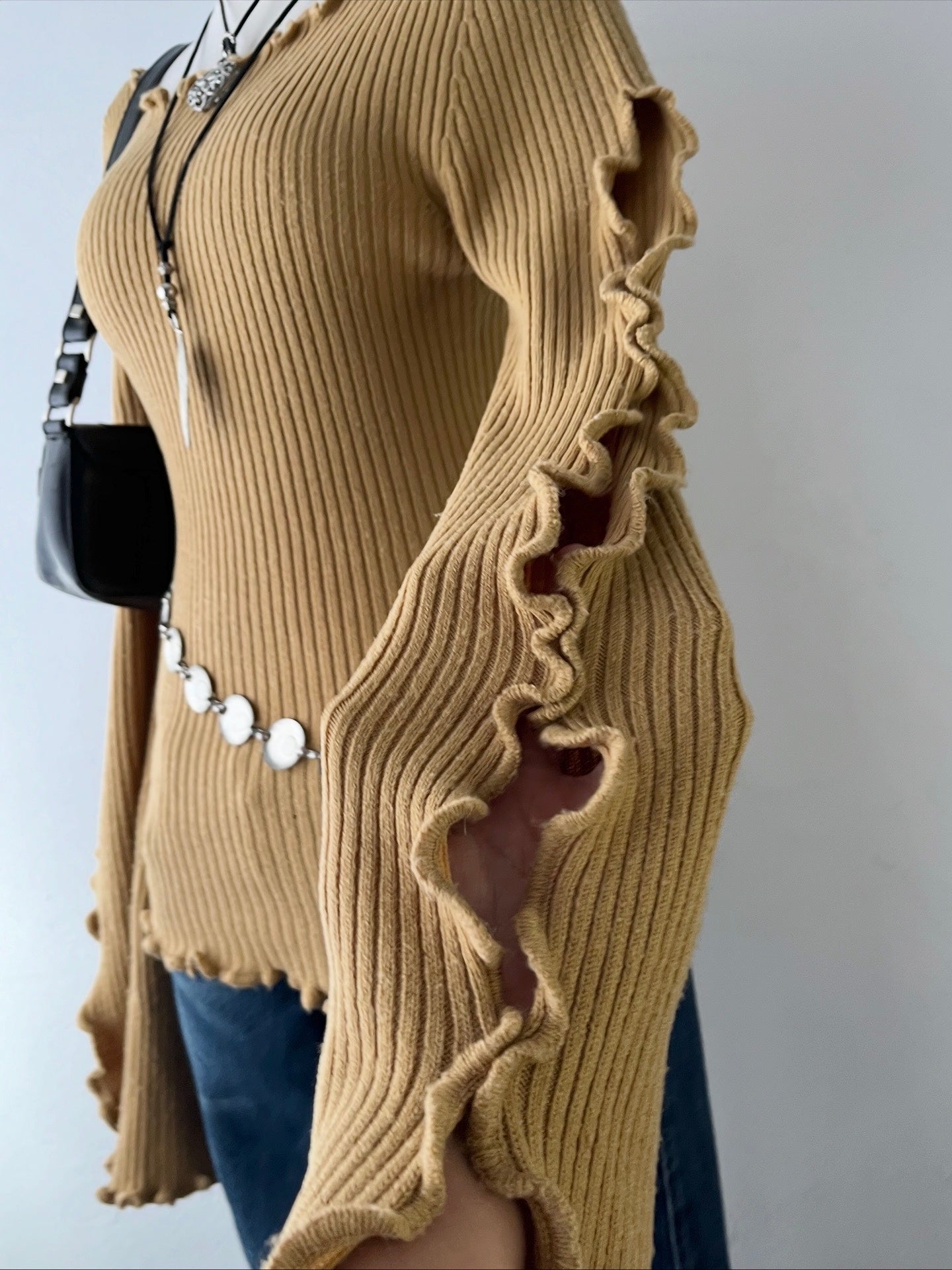 Wide-sleeved sweater