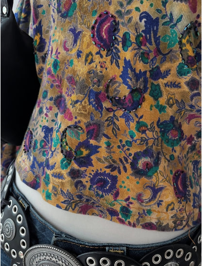 Adorable bohemian top with sequins