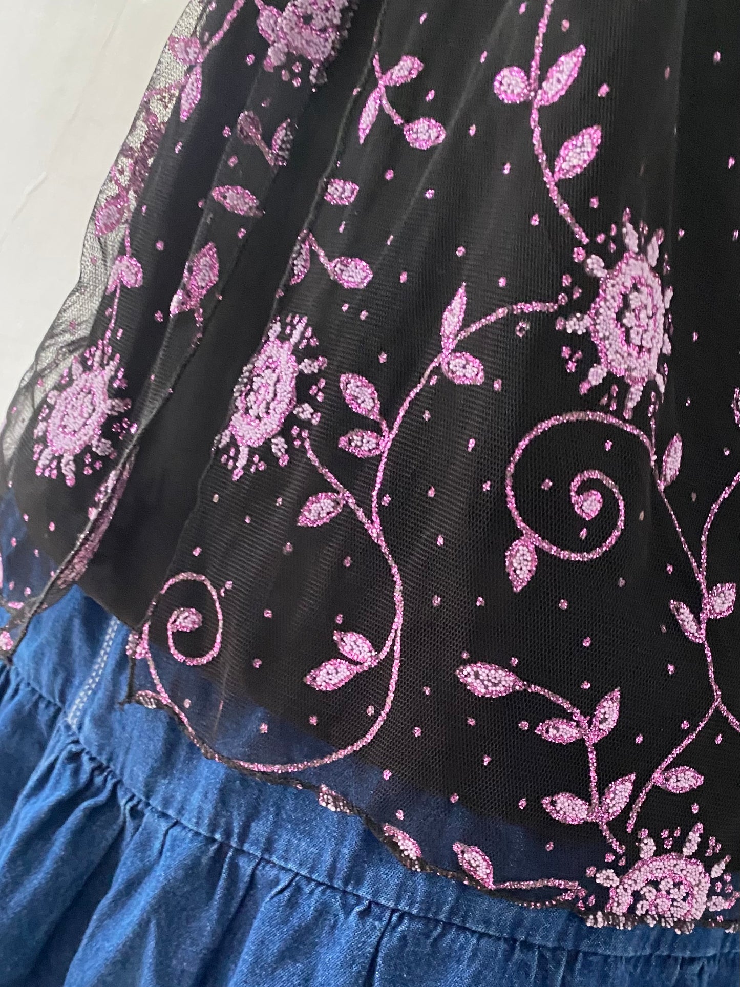 Adorable cape top with lilac designs