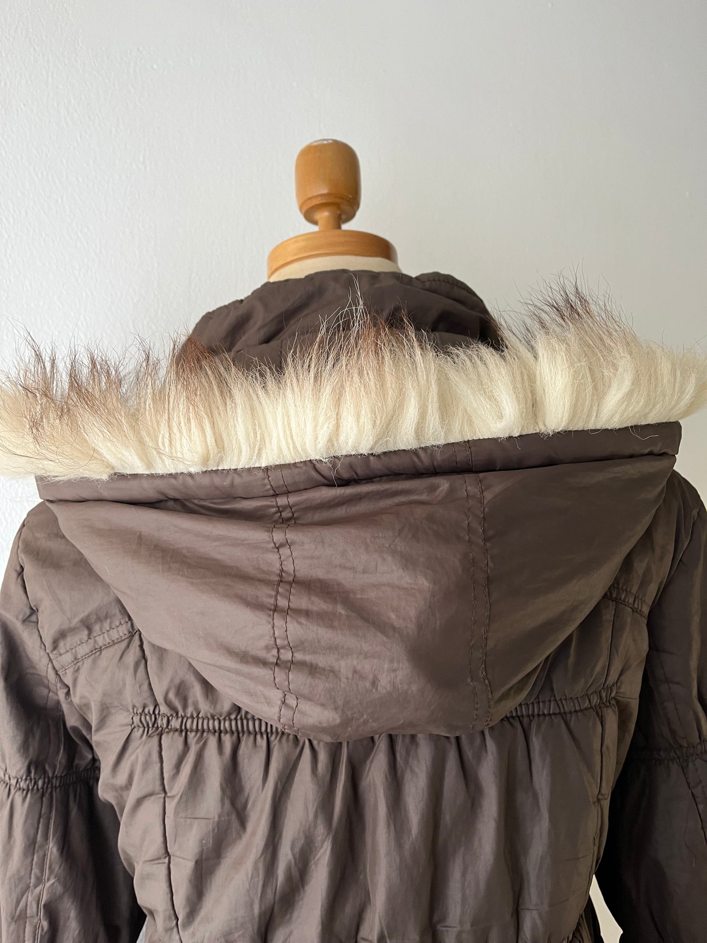 Padded jacket with removable hood