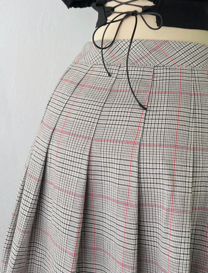 Plaid pleated skirt