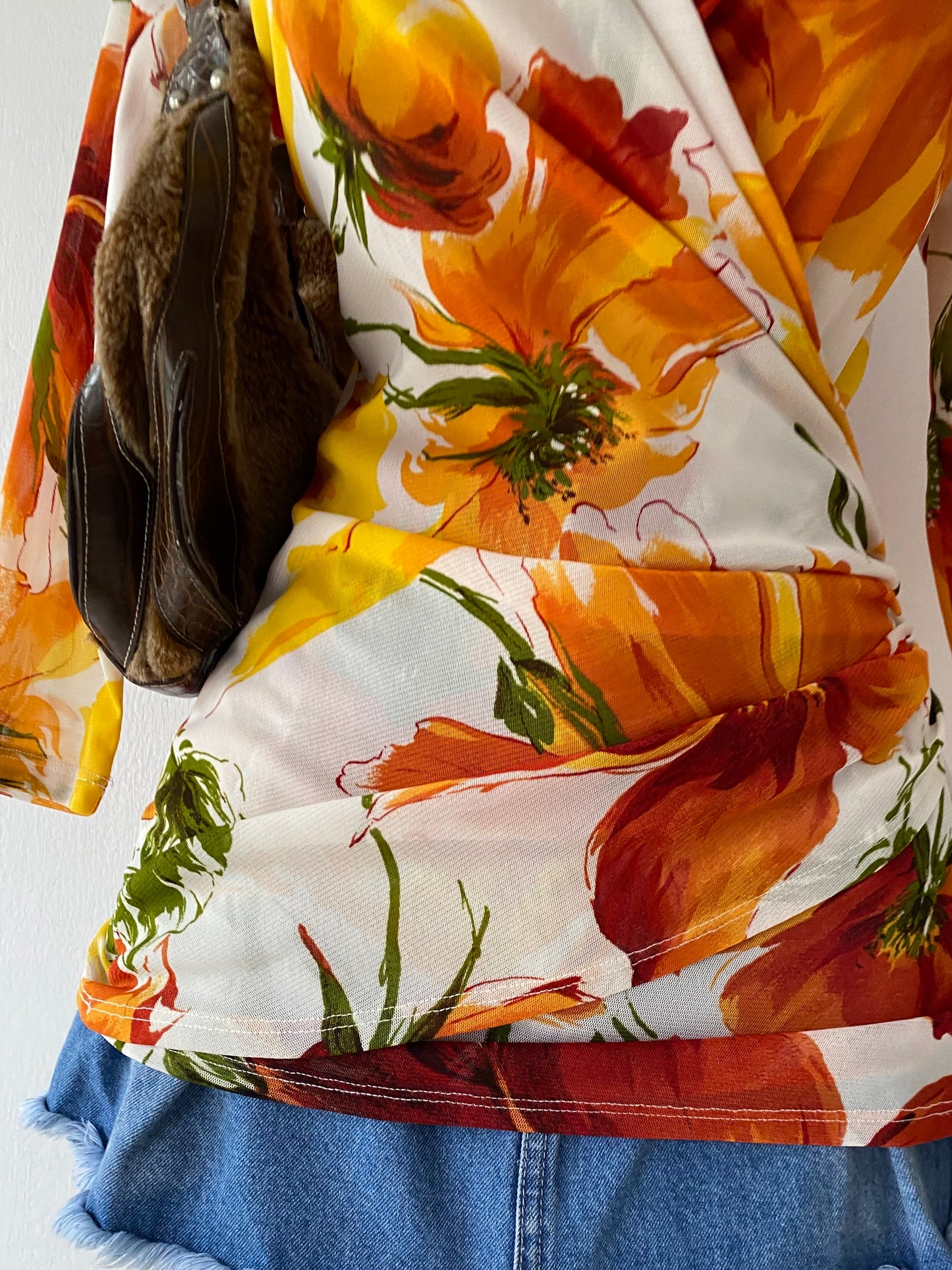 Adorable floral blouse-Size L
