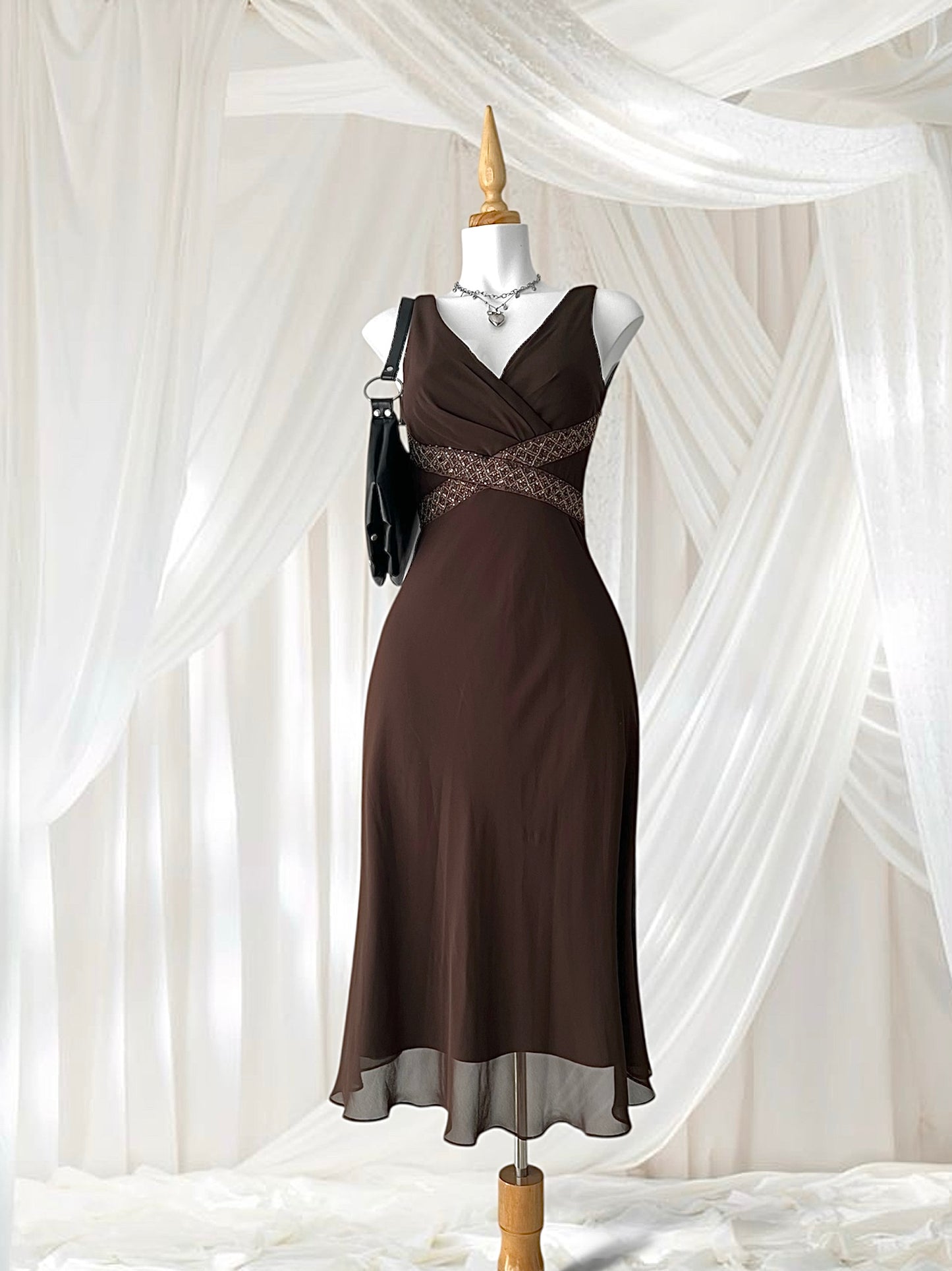 Adorable brown dress