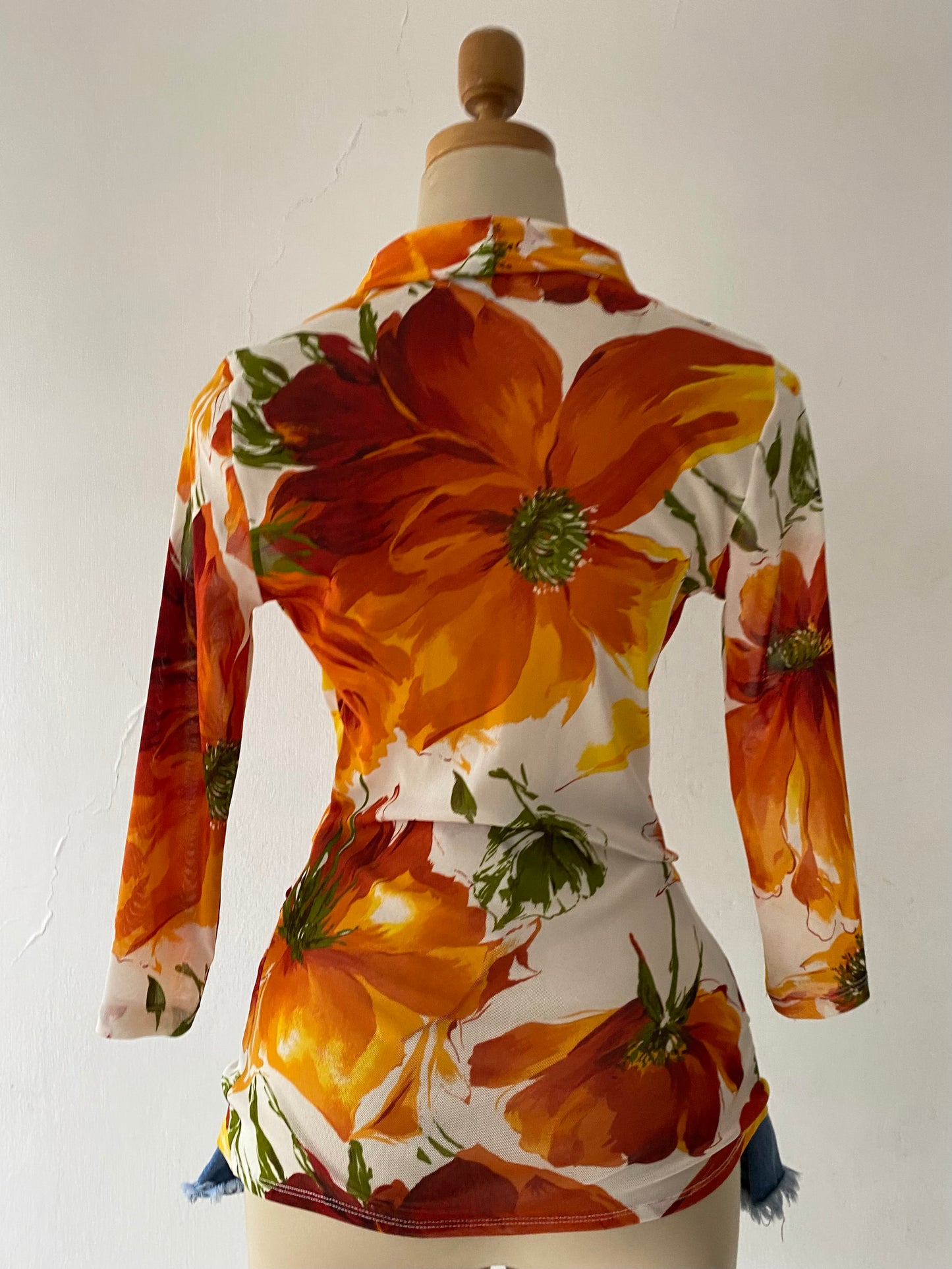 Adorable floral blouse-Size L