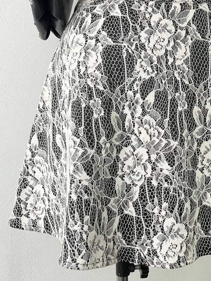 Lace skirt