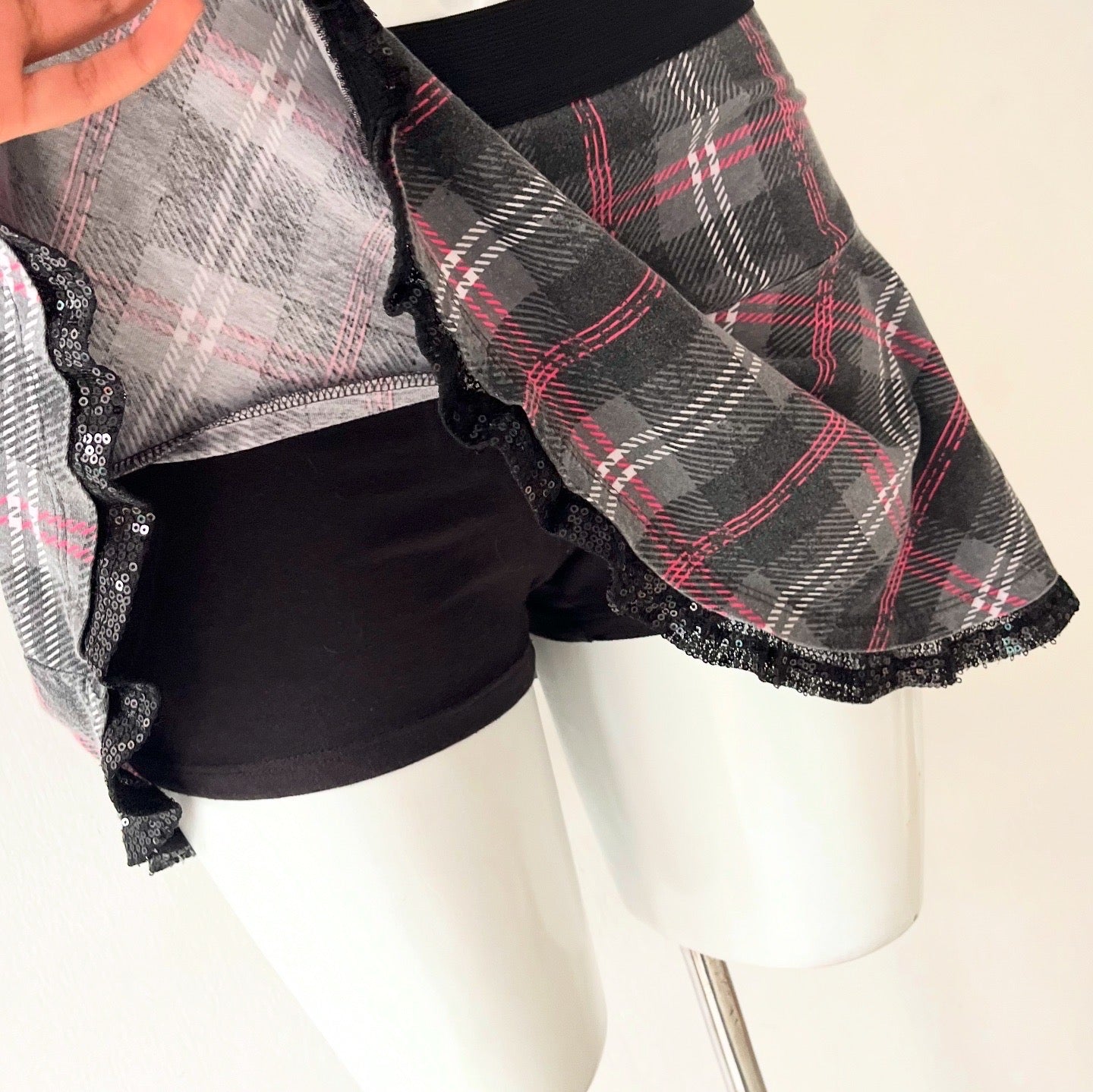 Plaid skirt with sequined trim