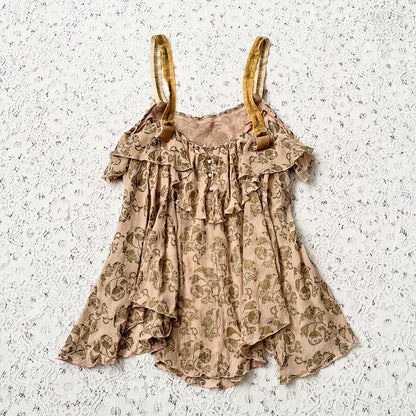 Adorable coquette top