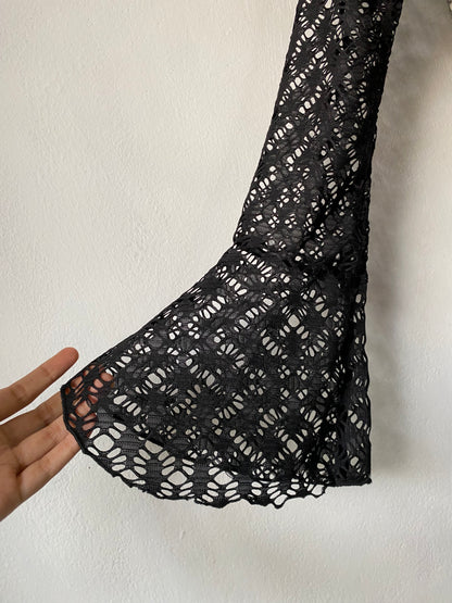 Mesh top with wide sleeves