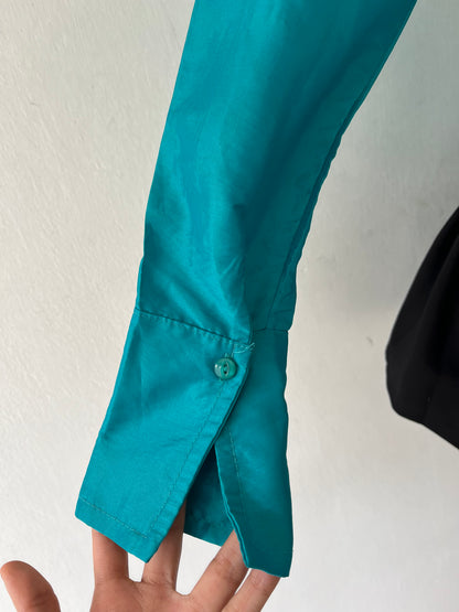 Adorable blouse with bow