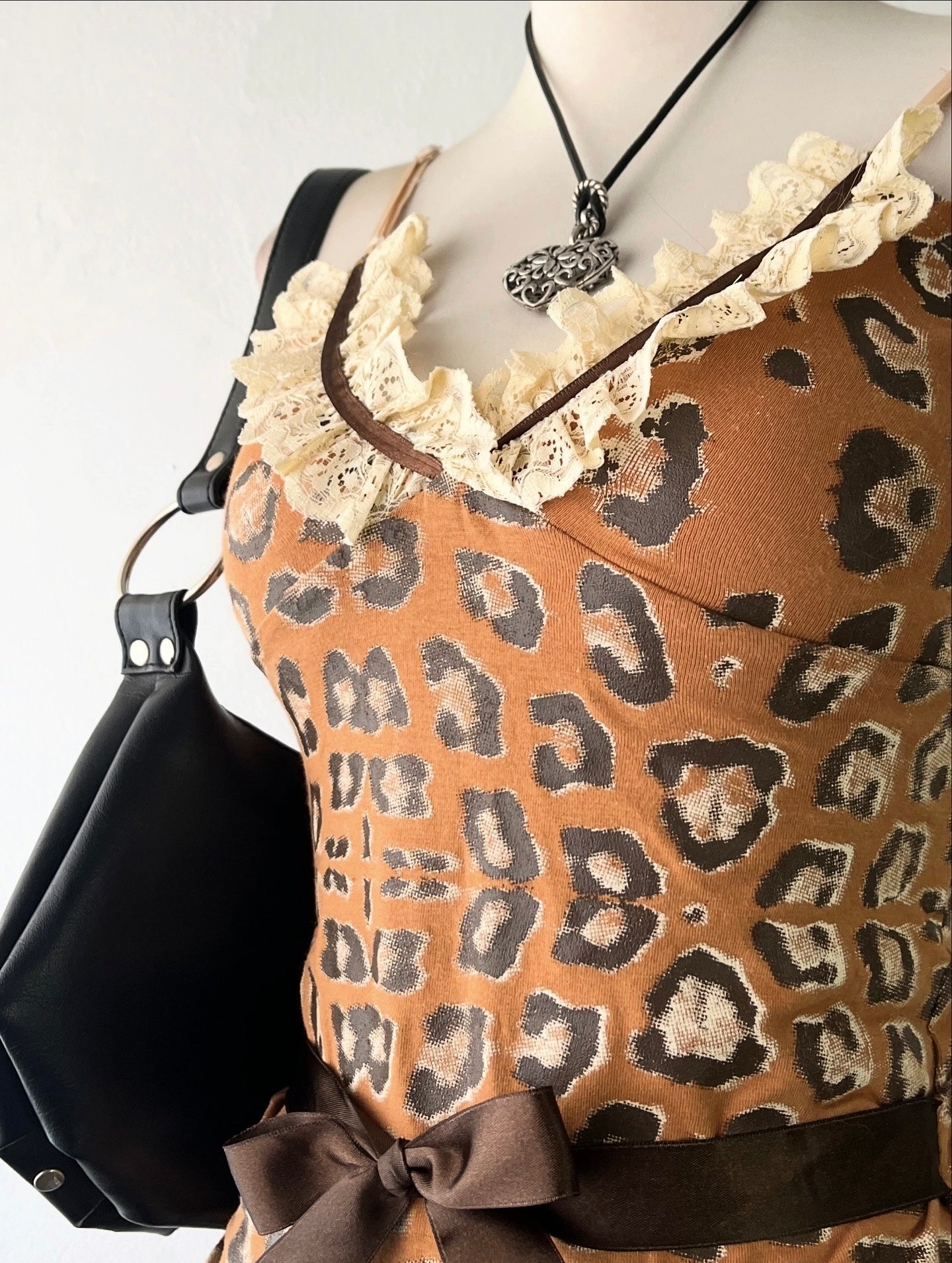 Coquette top animal print with bow