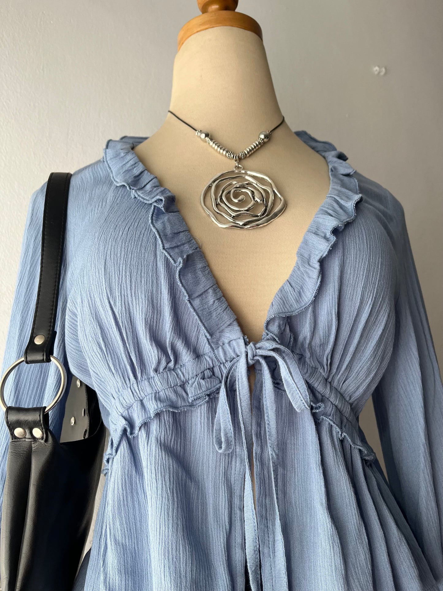 Boho chic blouse with wide sleeves