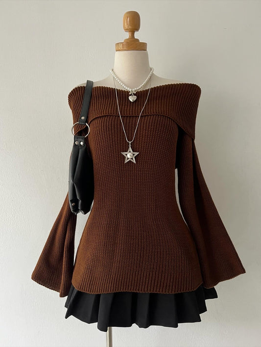 Sweater with bell sleeves and bare shoulders (select color)