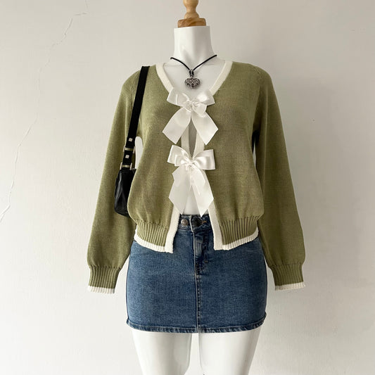 Cardigan with bows